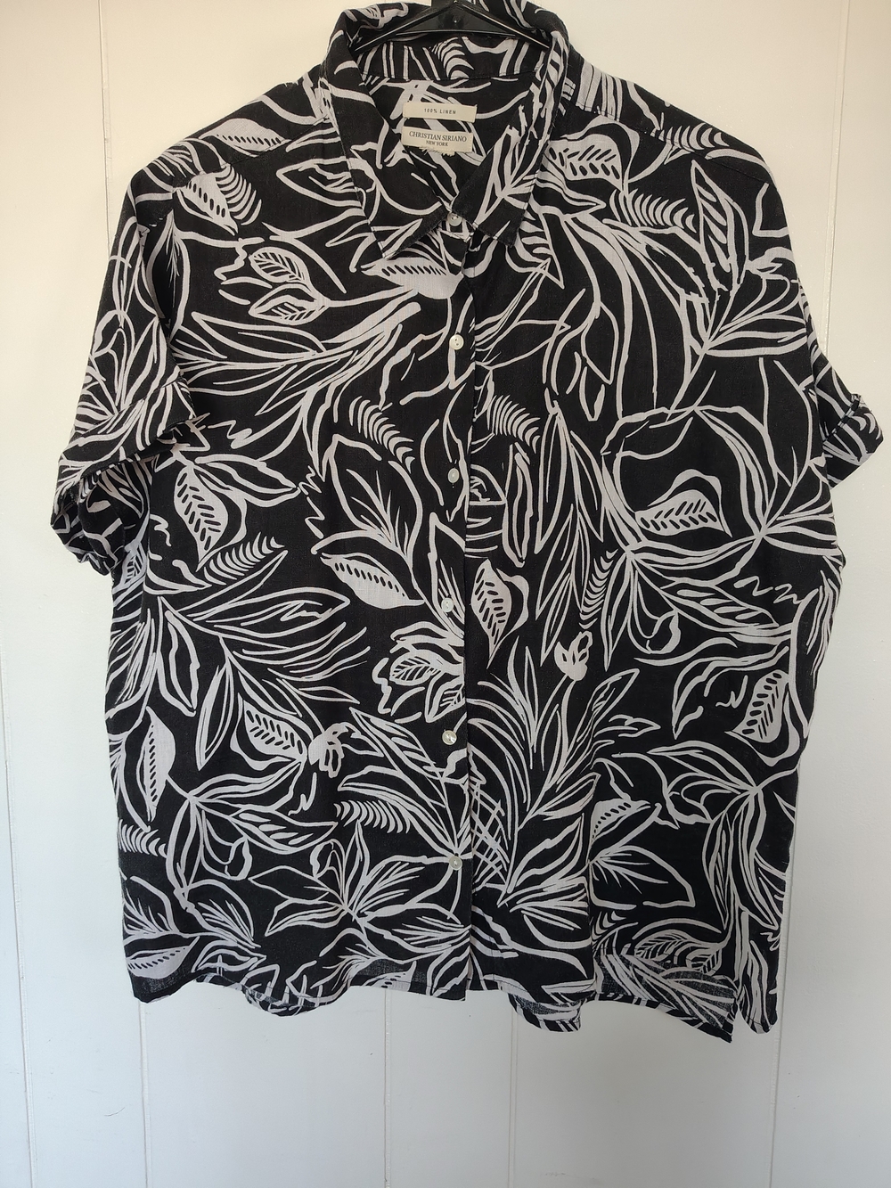 Christian Siriano 100% Linen Black & White Tropical Leaf Short Sleeve Button Dow
